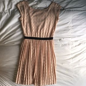 Small Willow & Clay Pink Pleated Flower Dress